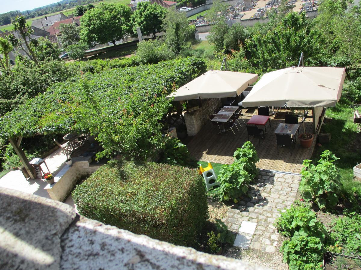 Auberge "Au Bon Accueil" Crouzilles Kültér fotó